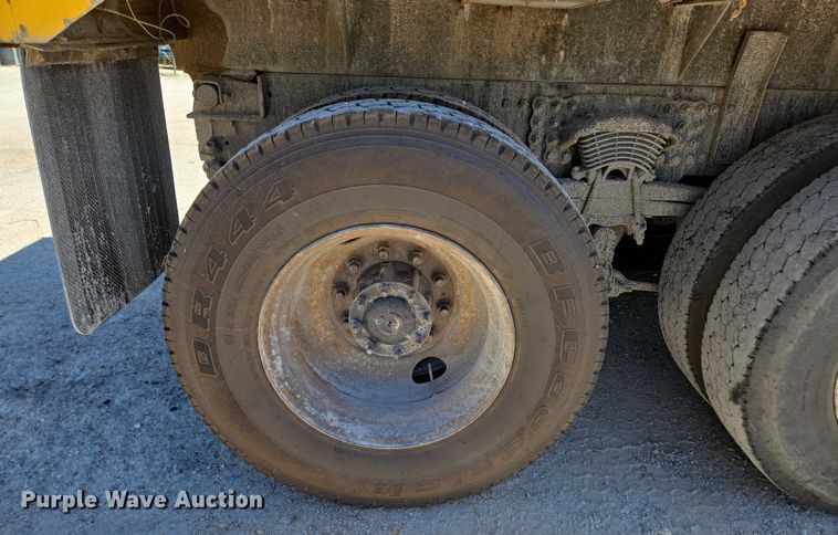 image for item DY0395 2009 Sterling L-Line dump truck