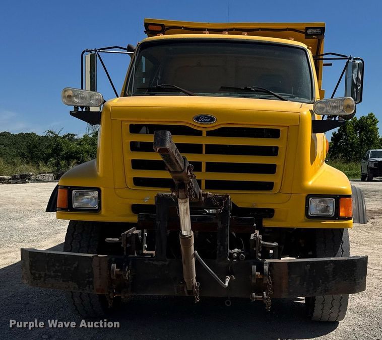 image for item DY0396 1998 Ford LTA9000 dump truck