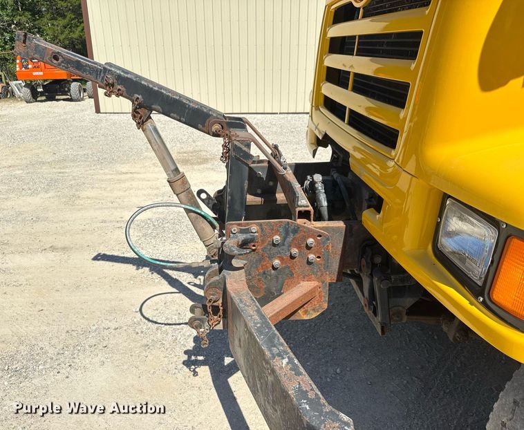 image for item DY0396 1998 Ford LTA9000 dump truck