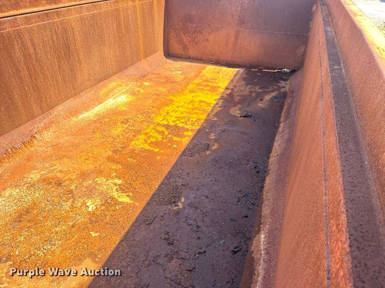 image for item DY0396 1998 Ford LTA9000 dump truck