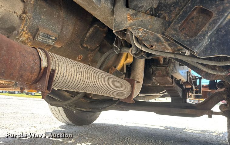 image for item DY0396 1998 Ford LTA9000 dump truck