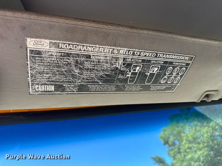 image for item DY0396 1998 Ford LTA9000 dump truck