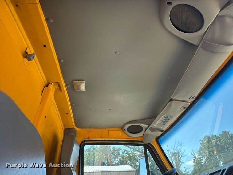 image for item DY0396 1998 Ford LTA9000 dump truck