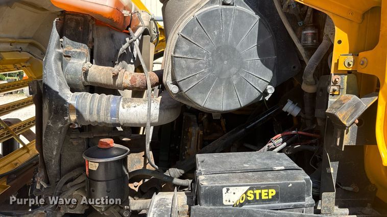 image for item DY0396 1998 Ford LTA9000 dump truck