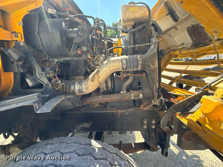 image for item DY0396 1998 Ford LTA9000 dump truck