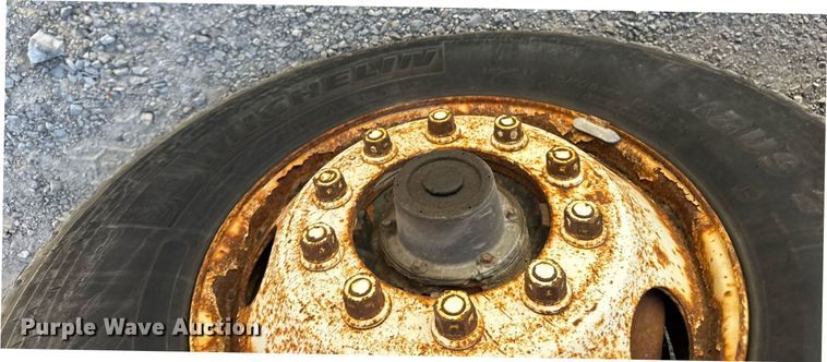 image for item DY0396 1998 Ford LTA9000 dump truck