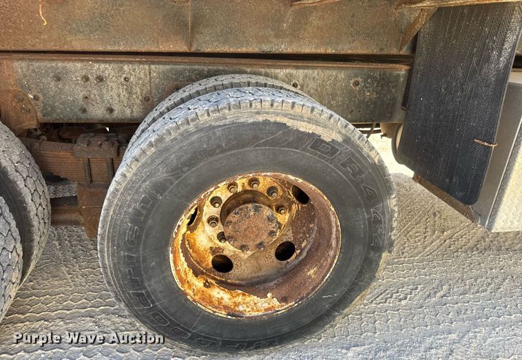 image for item DY0396 1998 Ford LTA9000 dump truck