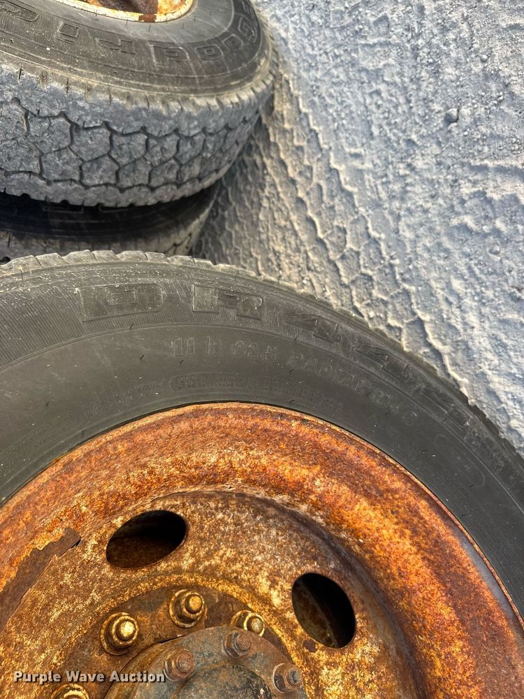 image for item DY0396 1998 Ford LTA9000 dump truck