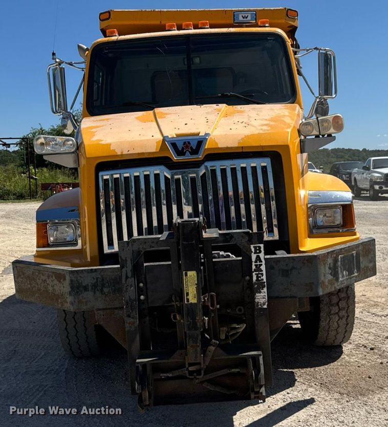 image for item DY0397 2014 Western Star 4700SB dump truck