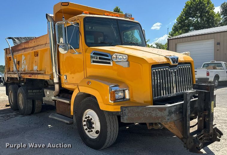 image for item DY0397 2014 Western Star 4700SB dump truck