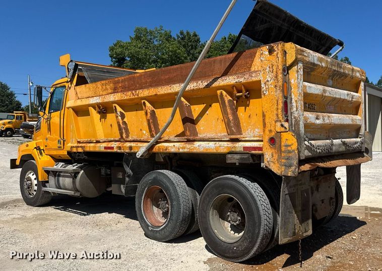 image for item DY0397 2014 Western Star 4700SB dump truck