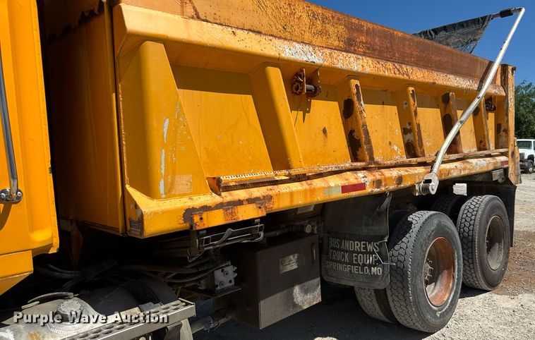 image for item DY0397 2014 Western Star 4700SB dump truck