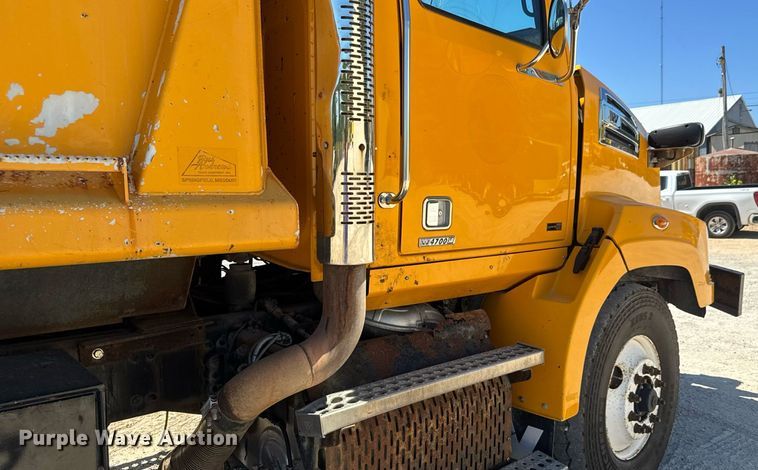 image for item DY0397 2014 Western Star 4700SB dump truck