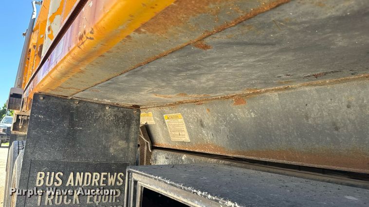 image for item DY0397 2014 Western Star 4700SB dump truck