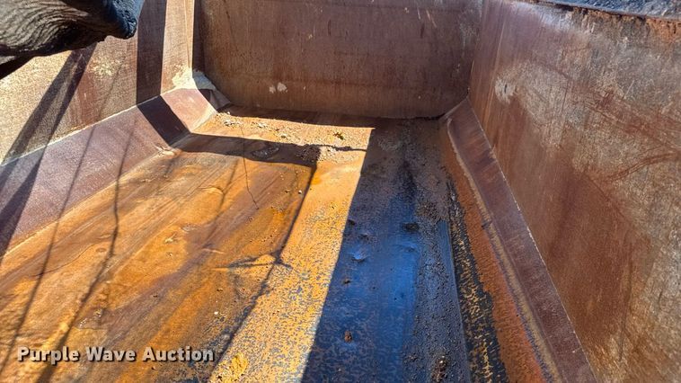 image for item DY0397 2014 Western Star 4700SB dump truck