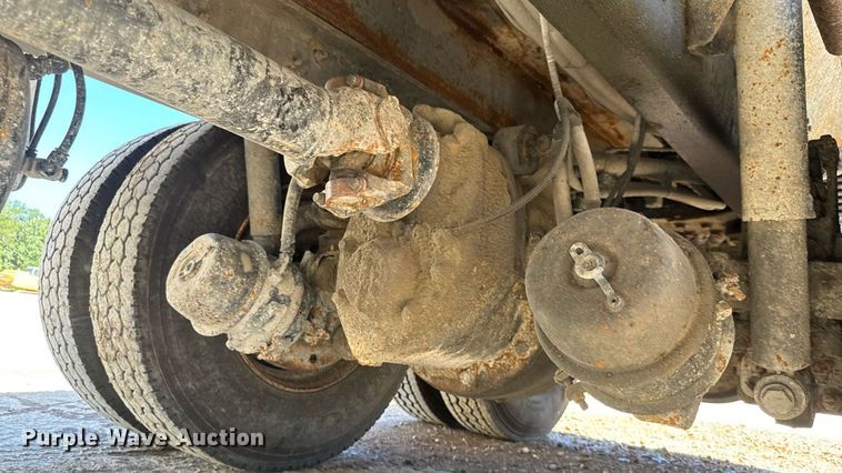 image for item DY0397 2014 Western Star 4700SB dump truck