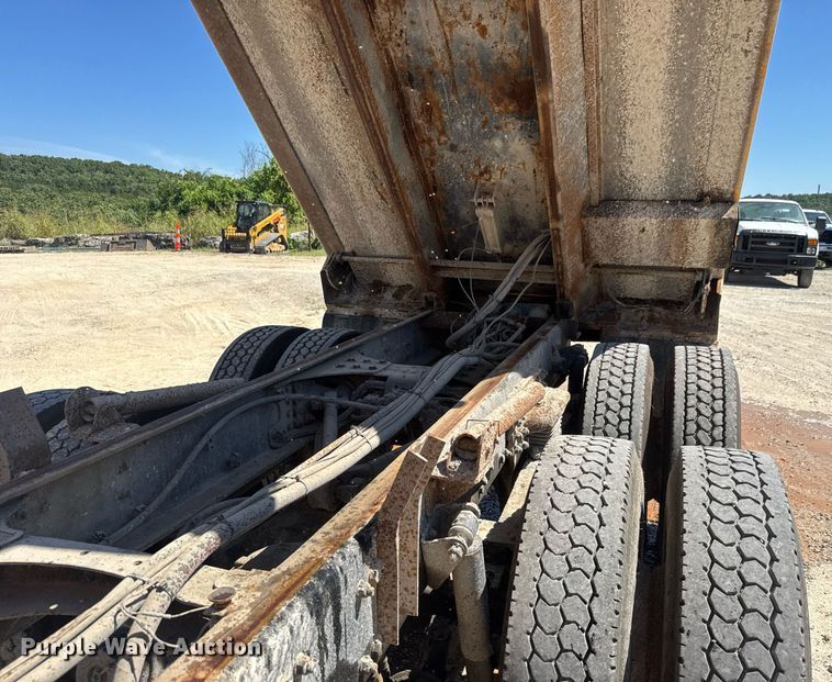 image for item DY0397 2014 Western Star 4700SB dump truck