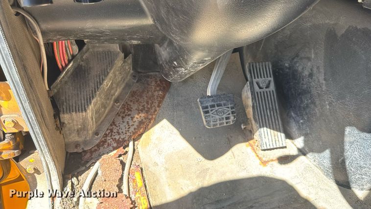 image for item DY0397 2014 Western Star 4700SB dump truck