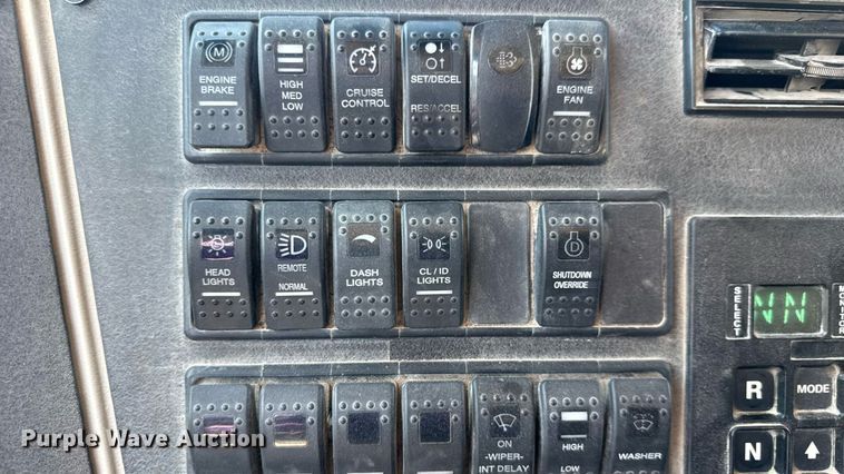 image for item DY0397 2014 Western Star 4700SB dump truck