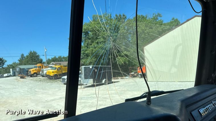 image for item DY0397 2014 Western Star 4700SB dump truck