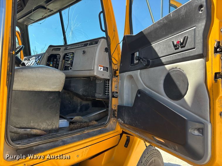 image for item DY0397 2014 Western Star 4700SB dump truck