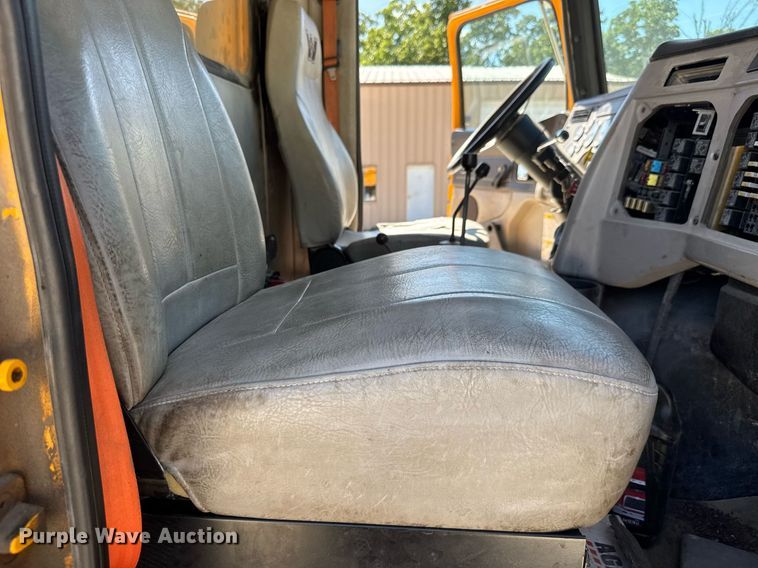 image for item DY0397 2014 Western Star 4700SB dump truck