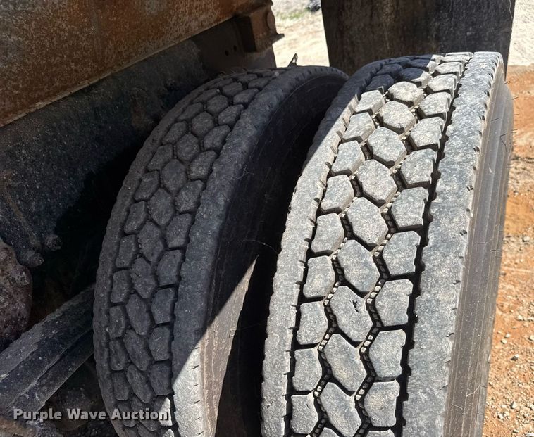 image for item DY0397 2014 Western Star 4700SB dump truck