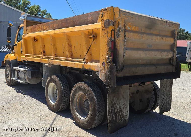 image for item DY0398 2014 Freightliner 114SD dump truck