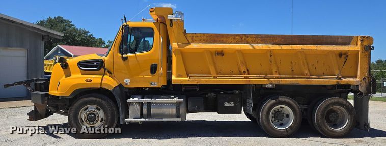 image for item DY0398 2014 Freightliner 114SD dump truck