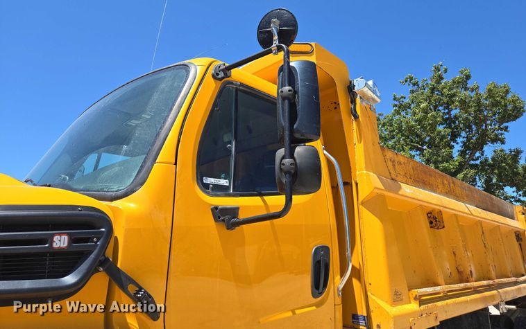 image for item DY0398 2014 Freightliner 114SD dump truck