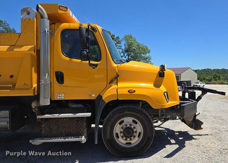 image for item DY0398 2014 Freightliner 114SD dump truck