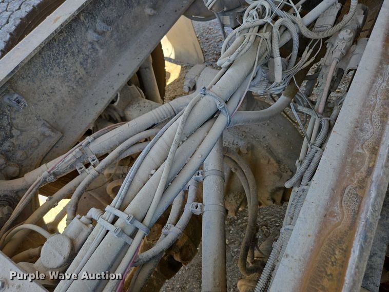 image for item DY0398 2014 Freightliner 114SD dump truck