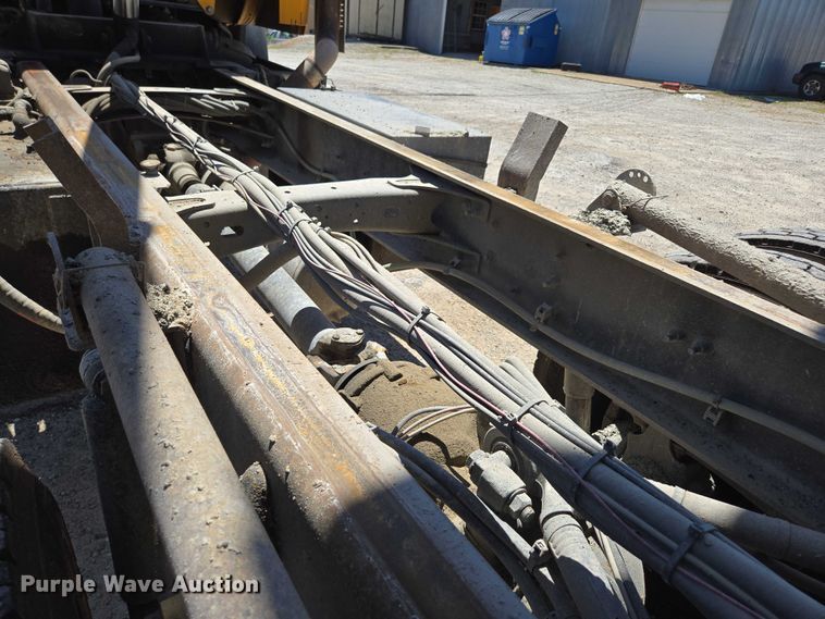 image for item DY0398 2014 Freightliner 114SD dump truck