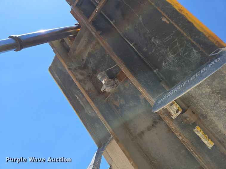 image for item DY0398 2014 Freightliner 114SD dump truck