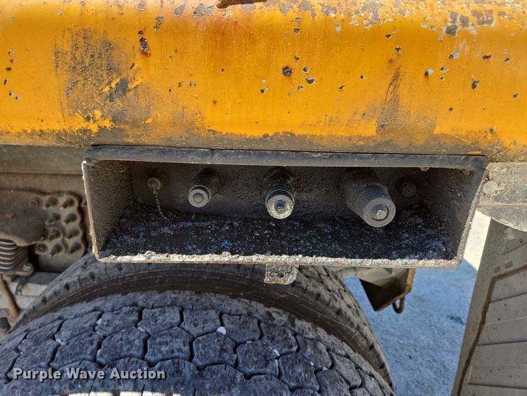 image for item DY0398 2014 Freightliner 114SD dump truck