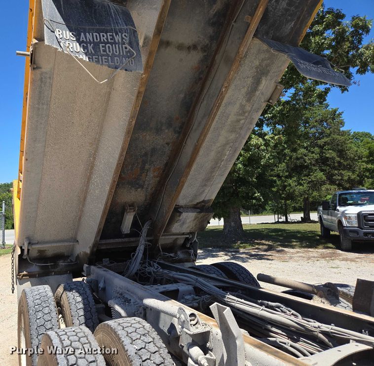 image for item DY0398 2014 Freightliner 114SD dump truck