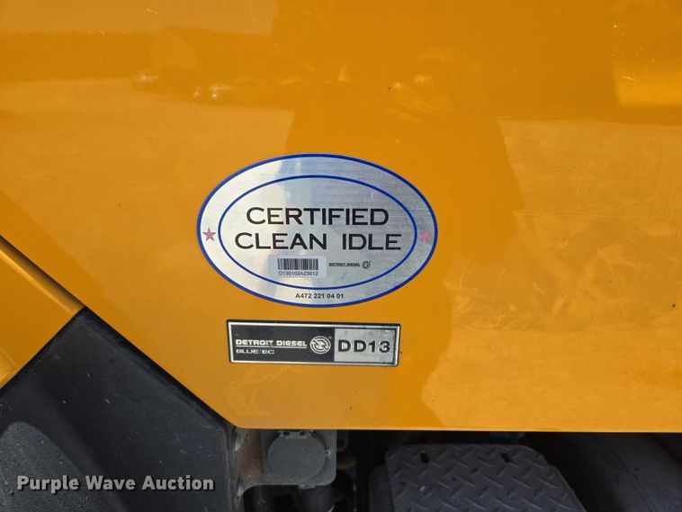 image for item DY0398 2014 Freightliner 114SD dump truck