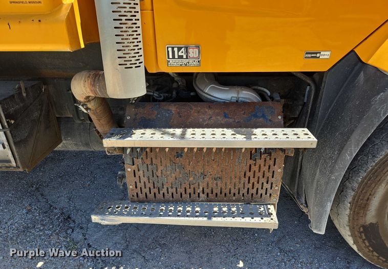 image for item DY0398 2014 Freightliner 114SD dump truck