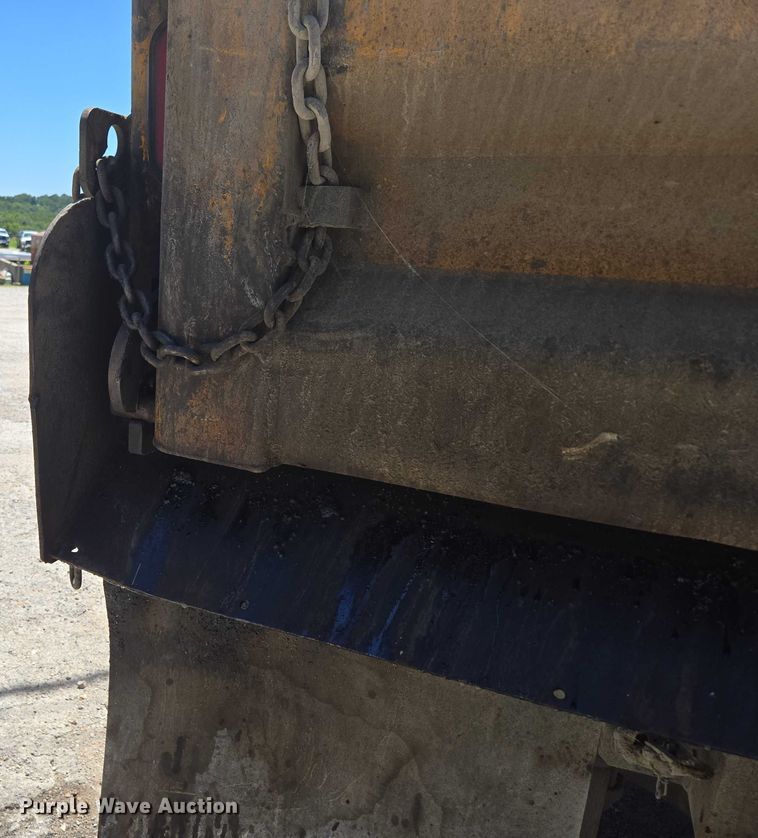 image for item DY0398 2014 Freightliner 114SD dump truck