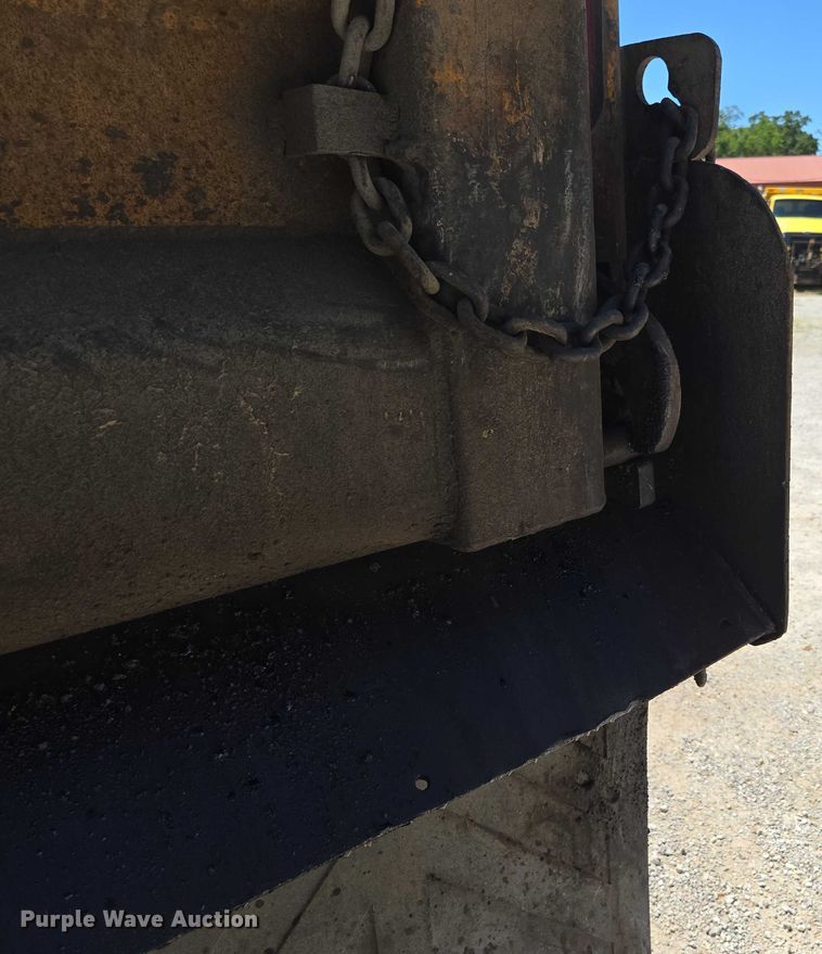 image for item DY0398 2014 Freightliner 114SD dump truck