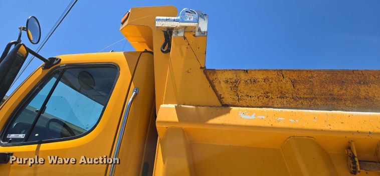 image for item DY0398 2014 Freightliner 114SD dump truck