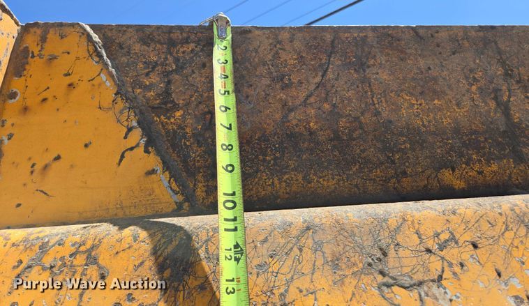 image for item DY0398 2014 Freightliner 114SD dump truck