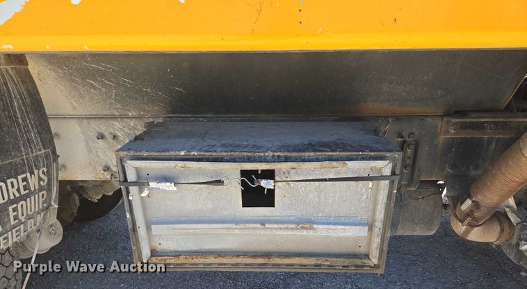 image for item DY0398 2014 Freightliner 114SD dump truck