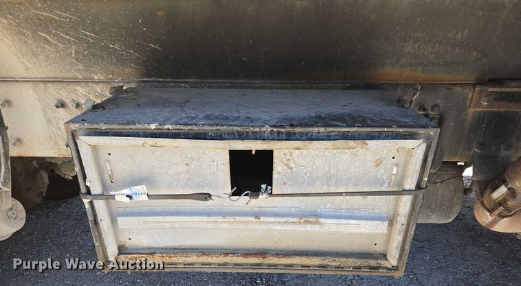 image for item DY0398 2014 Freightliner 114SD dump truck