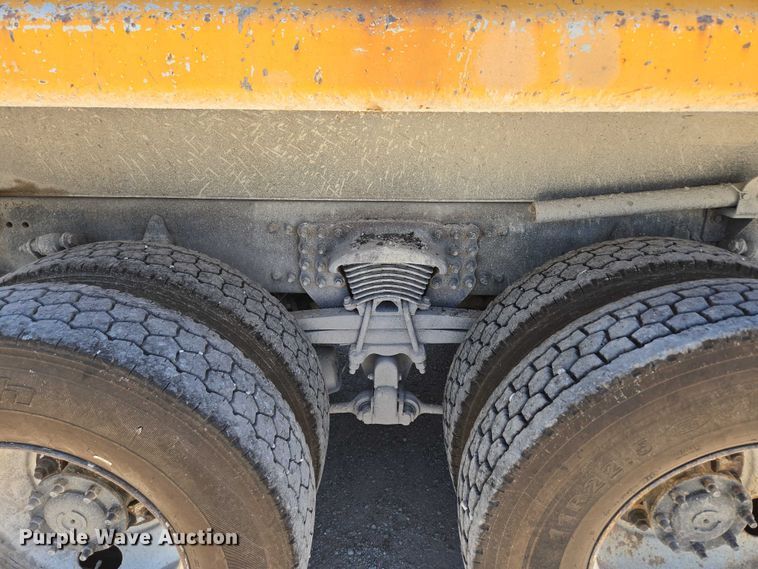 image for item DY0398 2014 Freightliner 114SD dump truck
