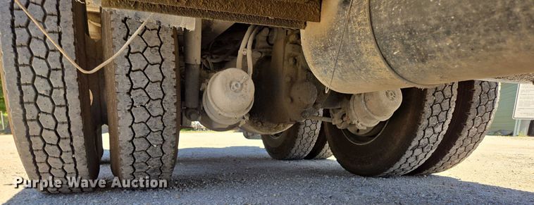 image for item DY0398 2014 Freightliner 114SD dump truck