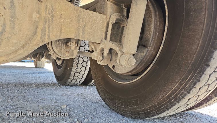 image for item DY0398 2014 Freightliner 114SD dump truck