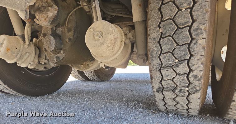 image for item DY0398 2014 Freightliner 114SD dump truck