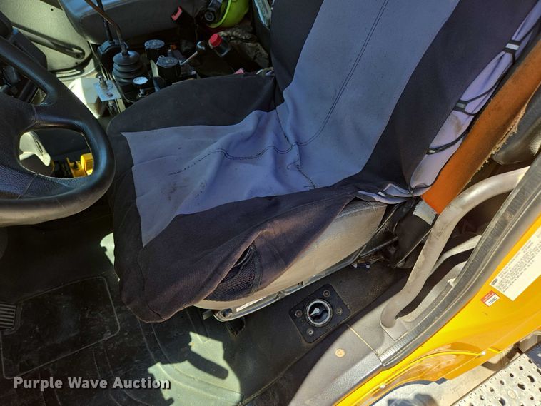 image for item DY0398 2014 Freightliner 114SD dump truck