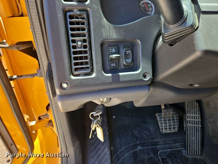 image for item DY0398 2014 Freightliner 114SD dump truck